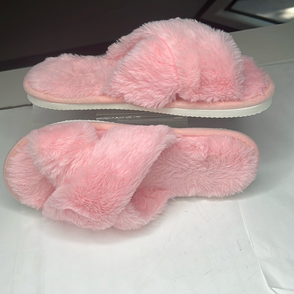 Pink Faux Fur Sz 9-10 Slippers - New